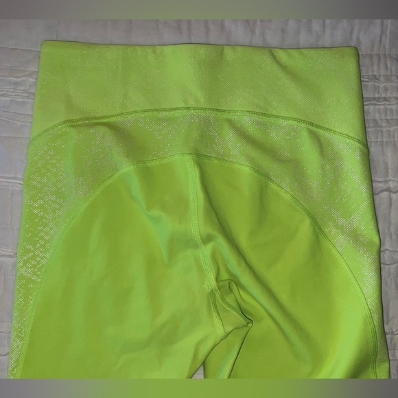 Athleta running shorts ⚡️ - Picture 4 of 4